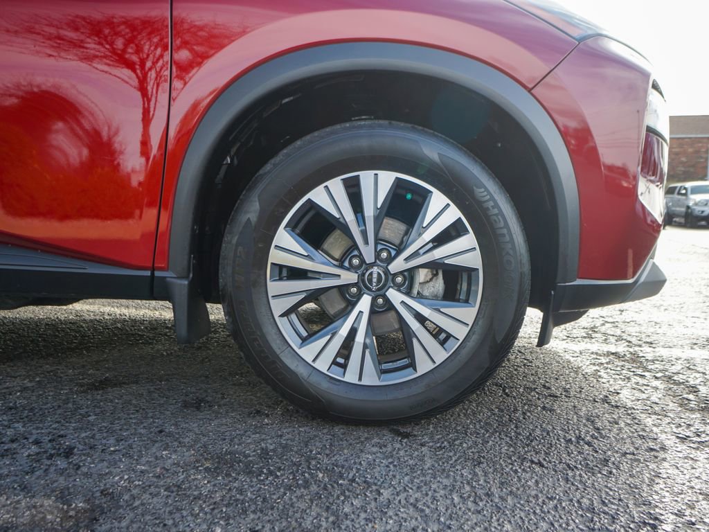 Used 2022 Nissan Rogue SV w/ SV Premium Package image 13