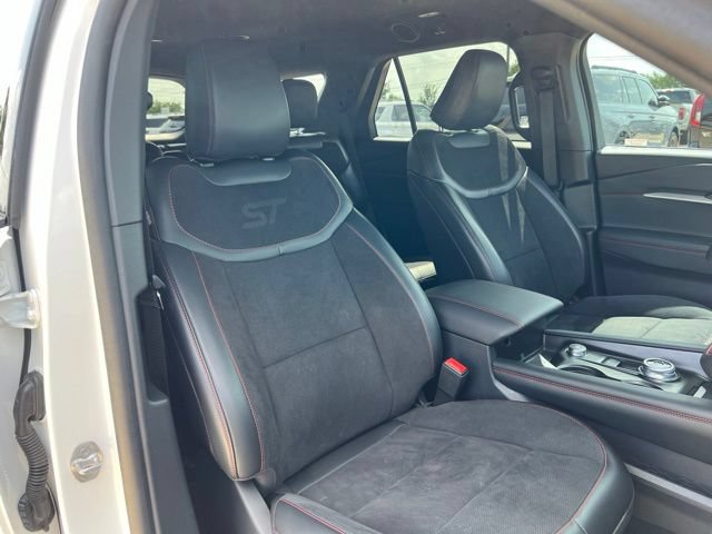 Used 2025 Ford Explorer ST RWD image 39