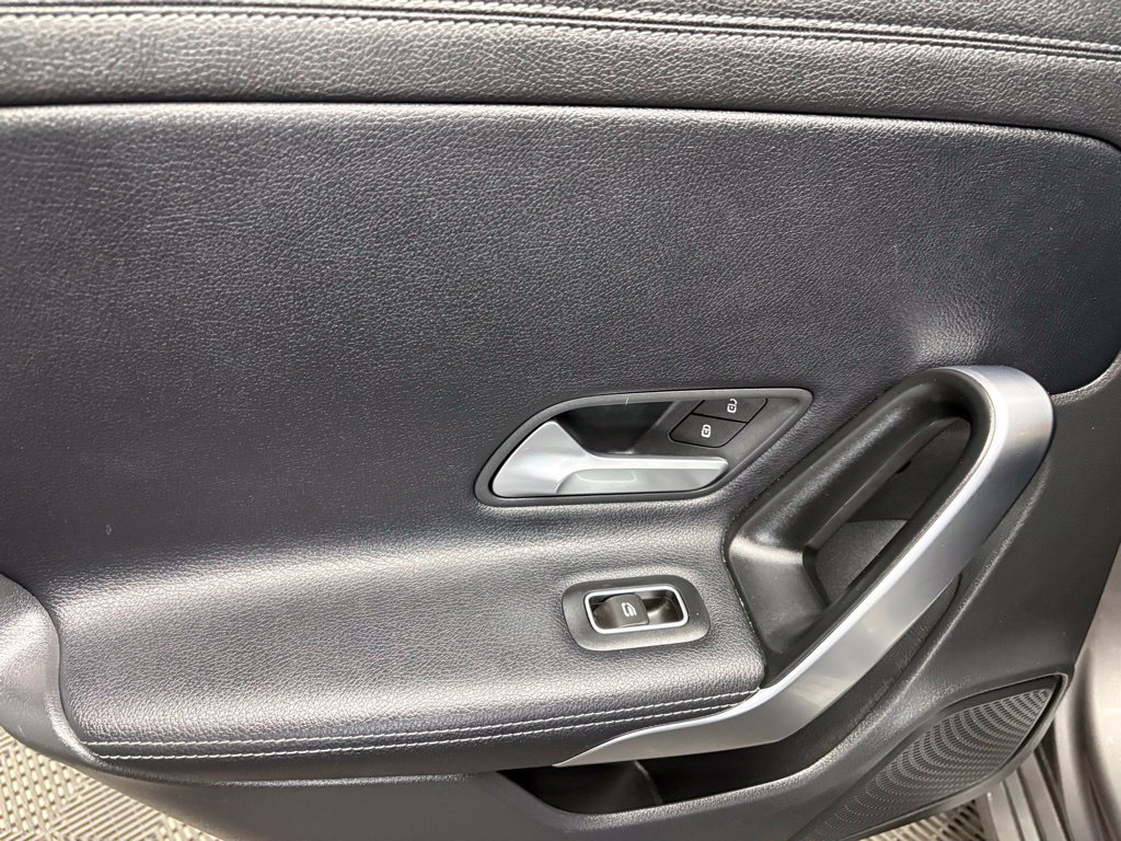 Used 2023 Mercedes-Benz CLA 250 image 40