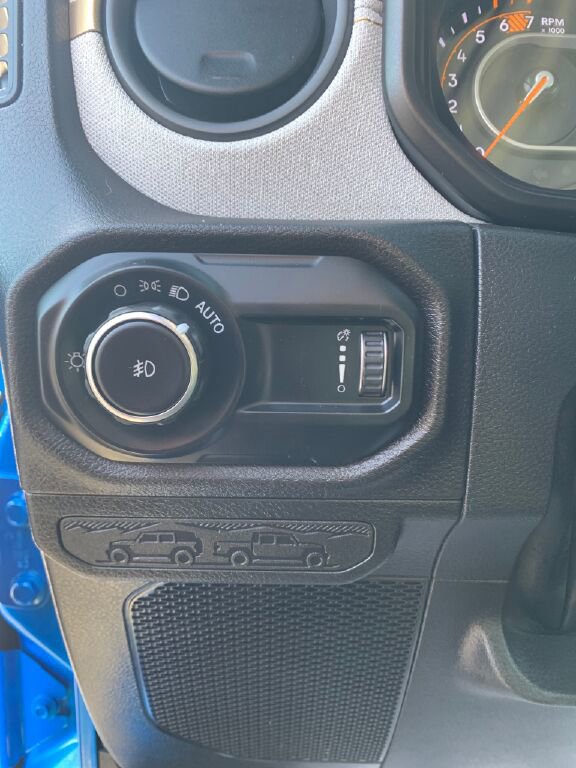 Used 2024 Jeep Wrangler Willys image 11