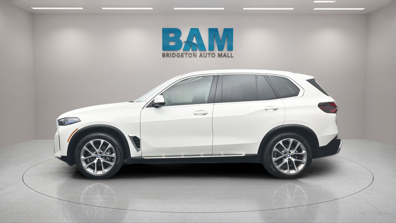 Used 2026 BMW X5 xDrive40i AWD/4WD image 3
