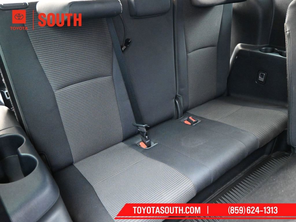 Used 2023 Toyota Highlander L image 31