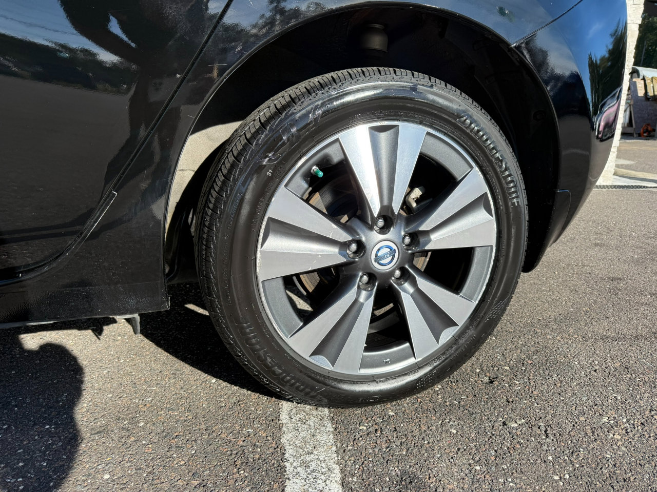 Used 2013 Nissan Leaf SL w/ Premium Pkg image 7