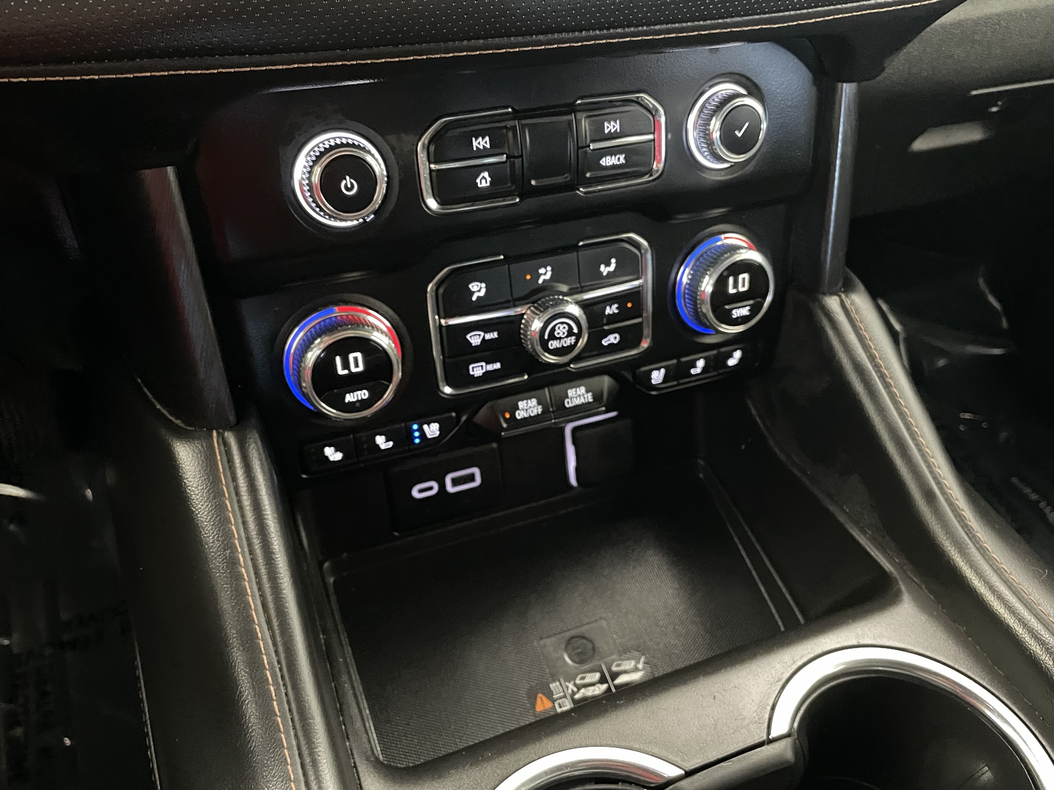 Certified 2024 GMC Yukon AT4 w/ Technology Package AWD/4WD image 41