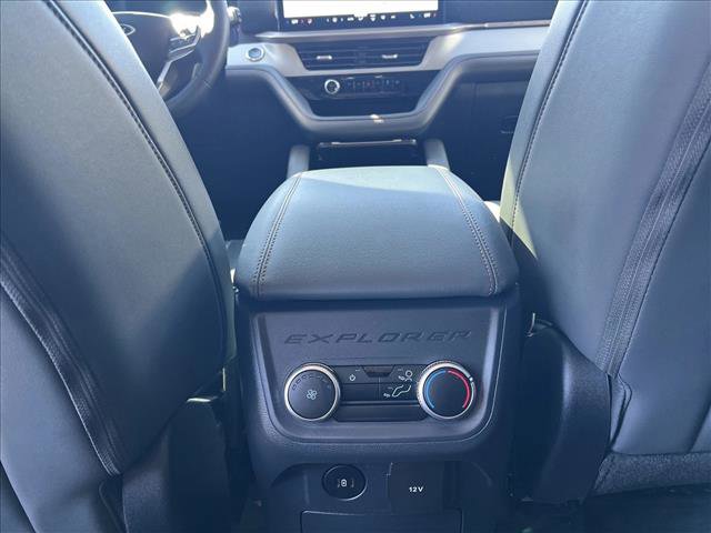 Used 2025 Ford Explorer Active w/ Active Comfort Package image 18