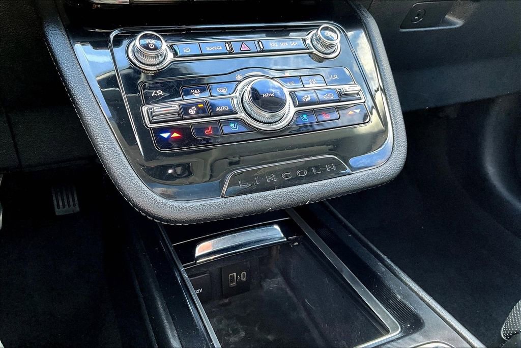 Used 2020 Lincoln Corsair AWD w/ Premium Package image 16