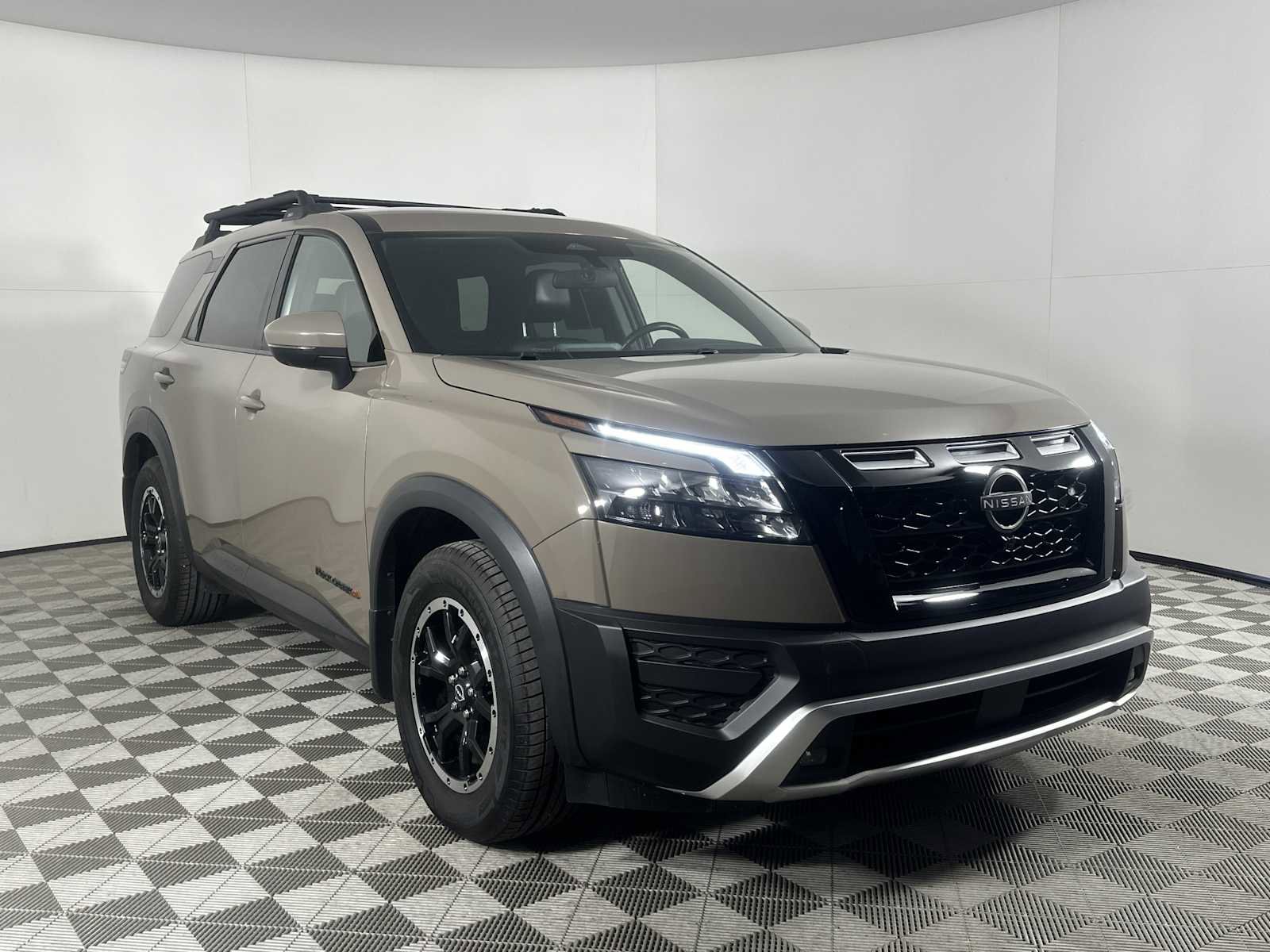 Used 2023 Nissan Pathfinder Rock Creek image 1