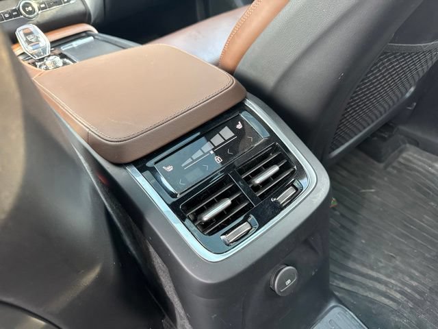Used 2024 Volvo XC90 T8 Ultimate w/ Protection Package Premier AWD/4WD image 11
