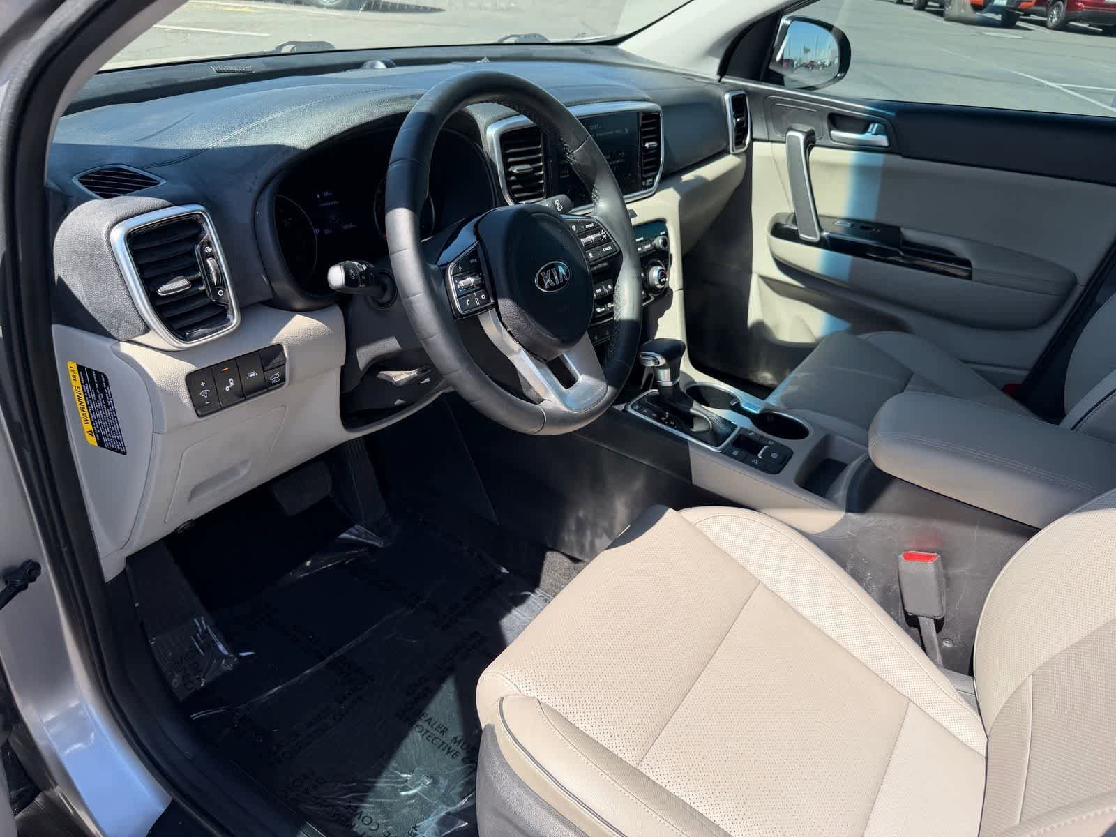 Used 2021 Kia Sportage EX w/ EX Technology Package image 12