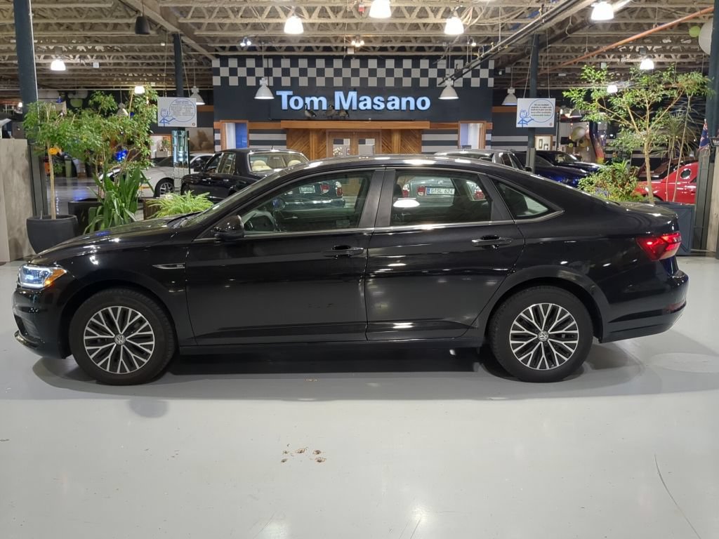 Used 2019 Volkswagen Jetta SEL w/ Cold Weather Package FWD image 11