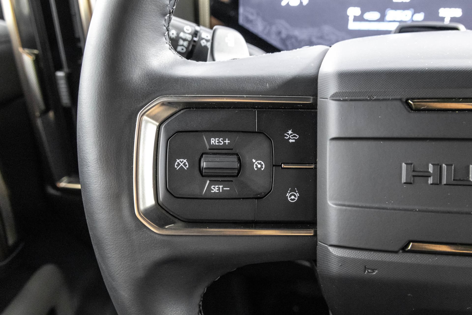 Used 2025 GMC Hummer EV 2X AWD/4WD image 25