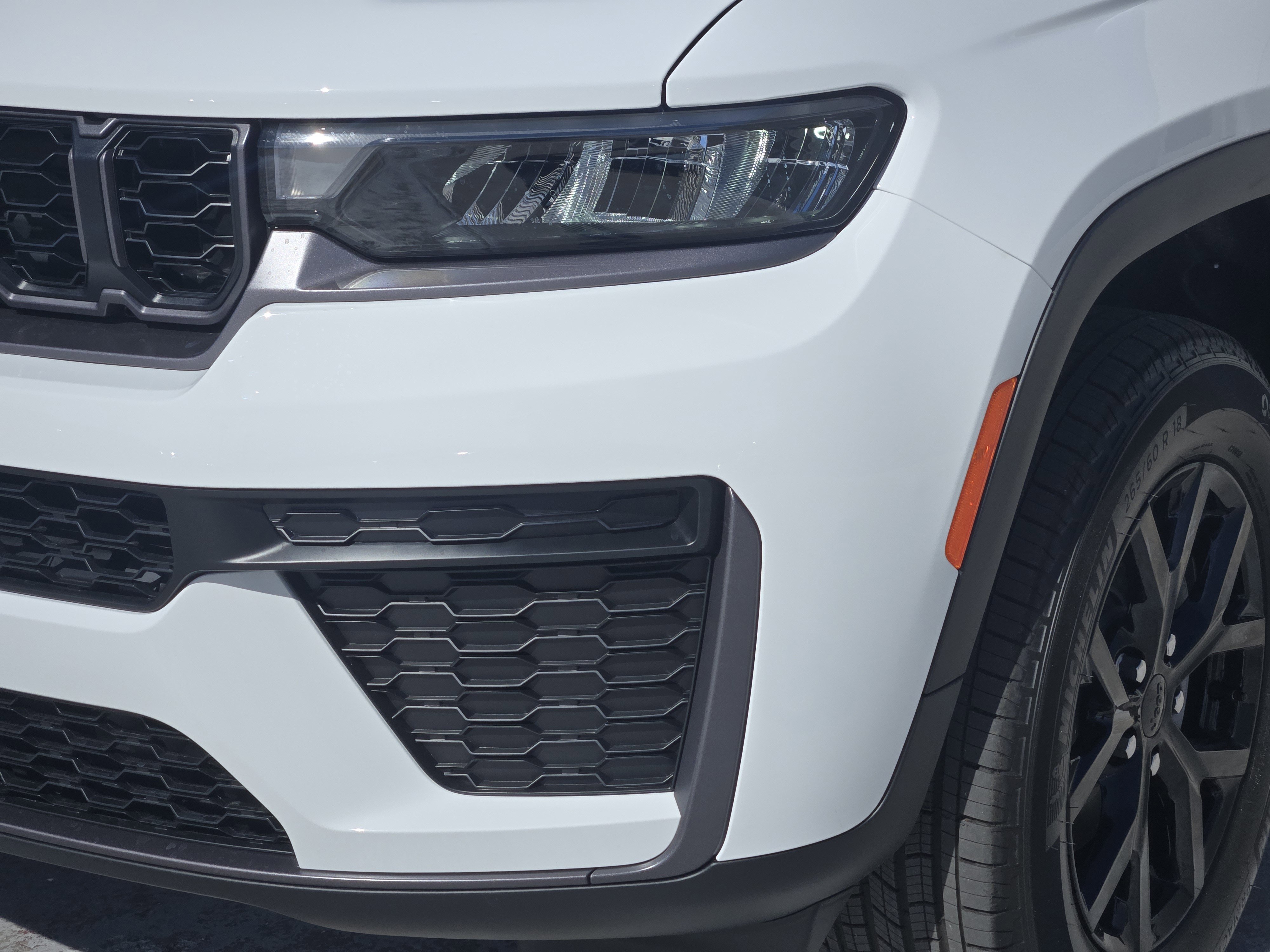 New 2026 Jeep Grand Cherokee Altitude image 6