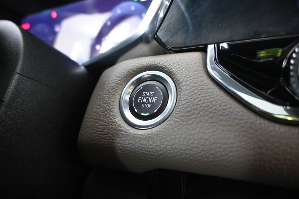 Used 2024 GMC Canyon Denali AWD/4WD image 33