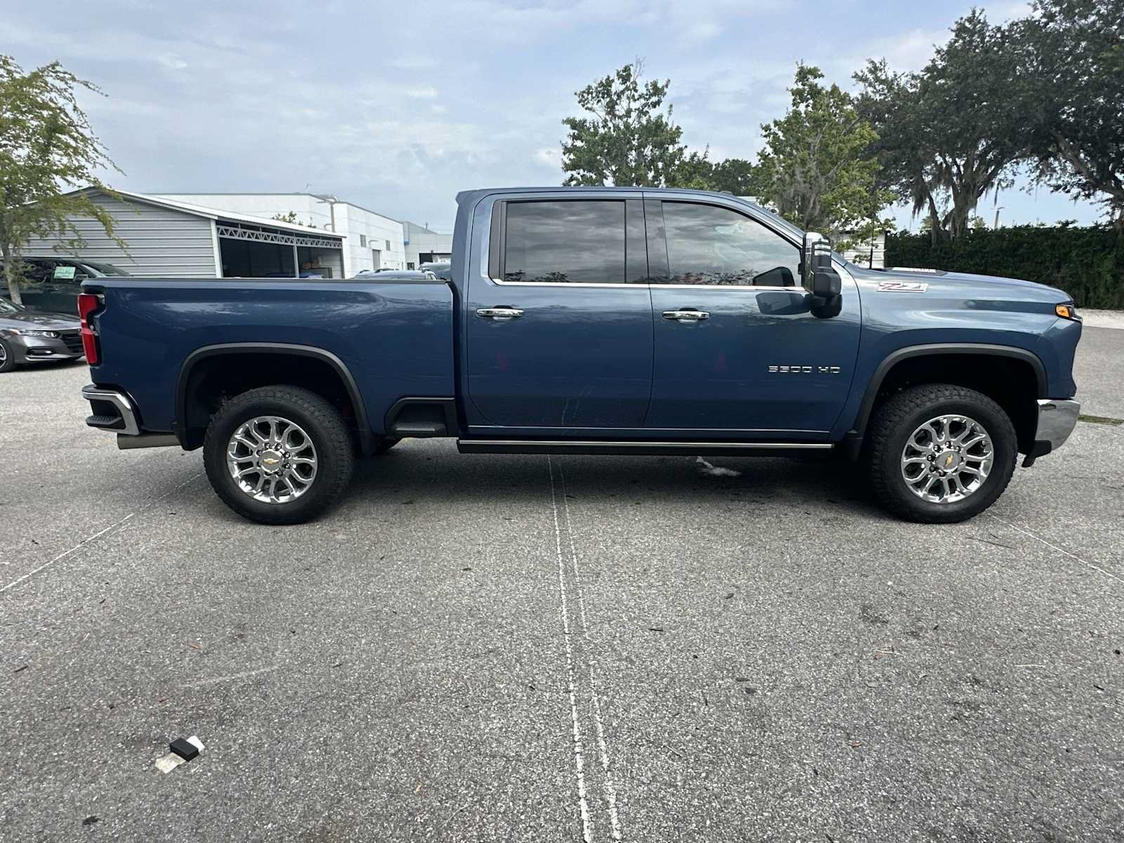 Certified 2025 Chevrolet Silverado 3500 LTZ w/ LTZ Premium Package AWD/4WD image 7