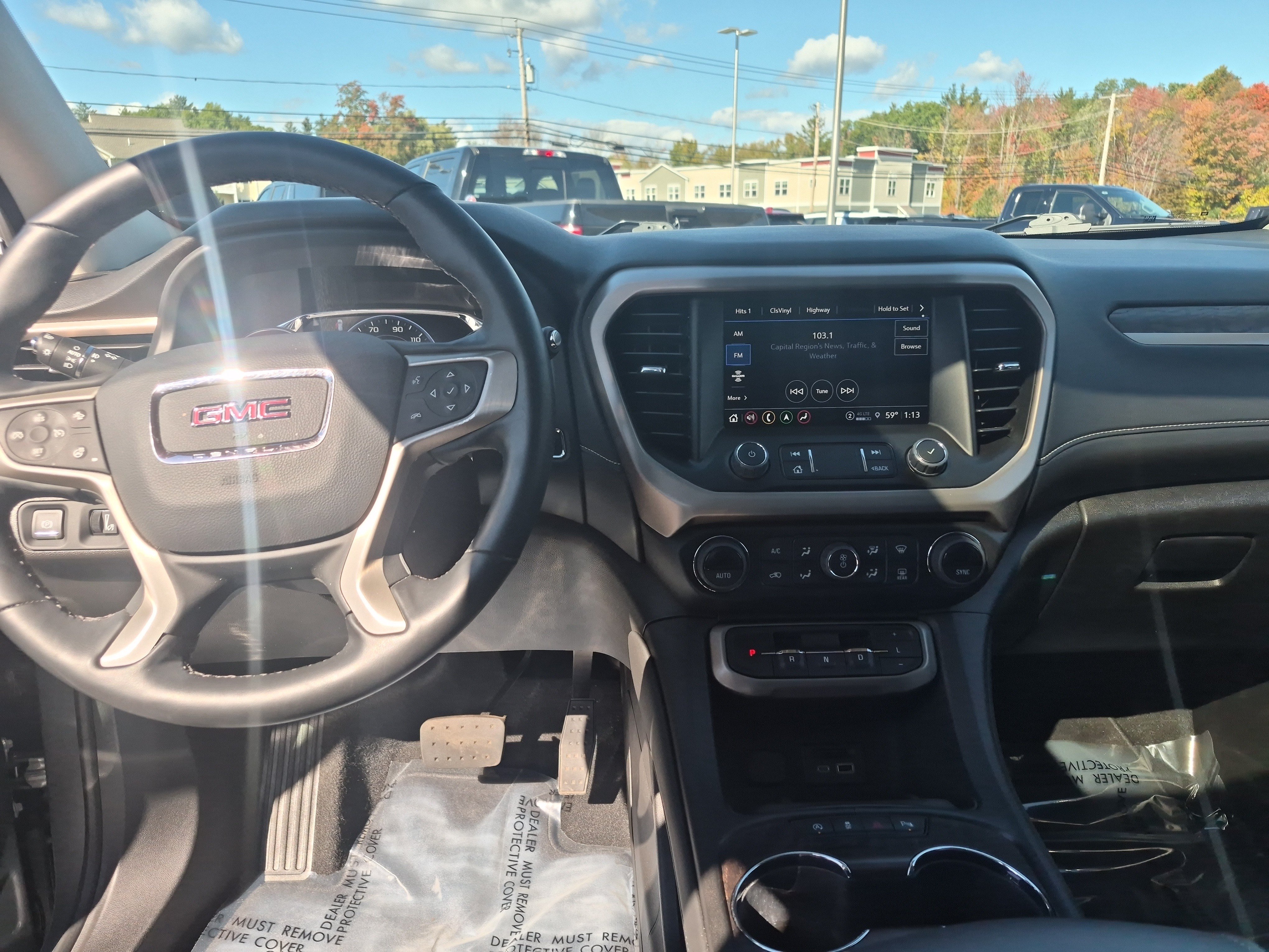 Used 2023 GMC Acadia Denali w/ Denali Ultimate Package AWD/4WD image 11