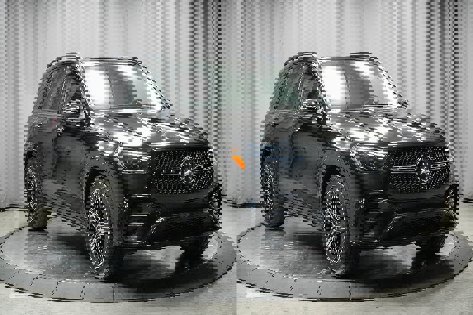 Used 2025 Mercedes-Benz GLE 450 4MATIC image 3