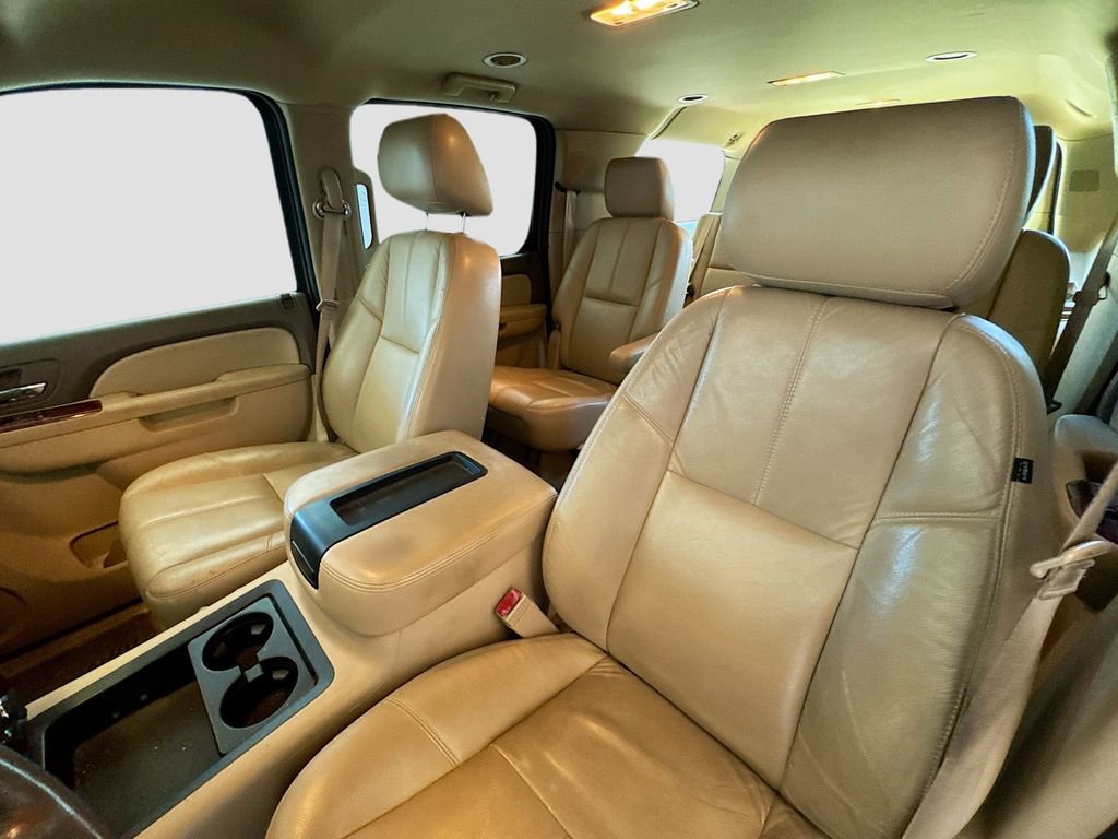 Used 2014 Chevrolet Suburban LT w/ Texas Edition RWD image 16