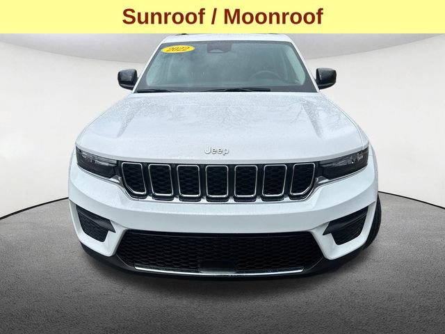 Used 2023 Jeep Grand Cherokee Laredo w/ Luxury Tech Group I AWD/4WD image 4