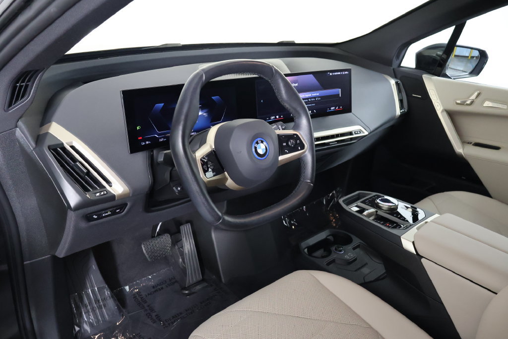 Certified 2024 BMW iX xDrive50 w/ Premium Package AWD/4WD image 7
