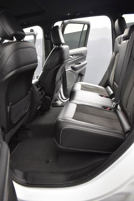 Used 2023 Jeep Grand Cherokee Altitude image 10