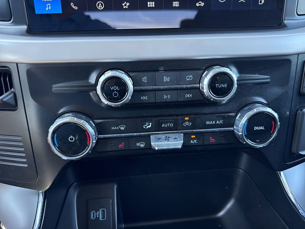 Used 2023 Ford F150 Lightning XLT AWD/4WD image 18