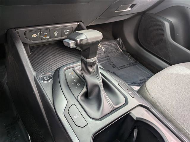 Used 2025 Kia K4 LXS image 11