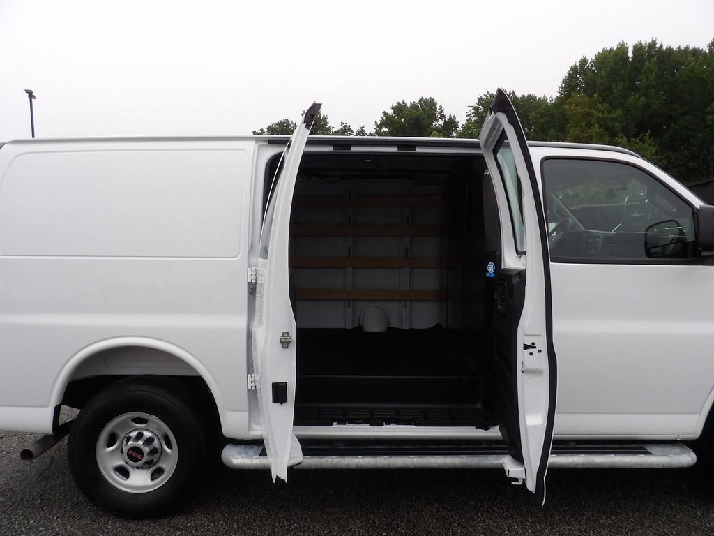 Used 2025 GMC Savana 2500 w/ Driver Convenience Package RWD image 25