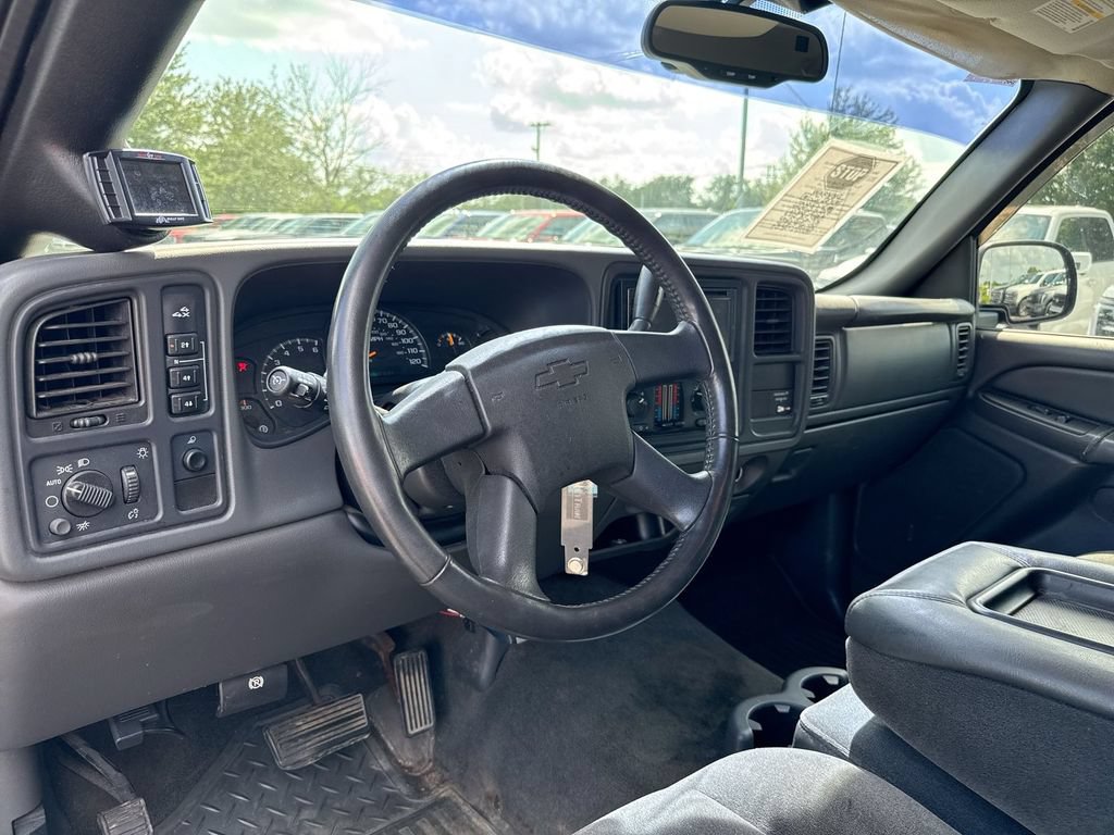 Used 2005 Chevrolet Silverado 2500 LS AWD/4WD image 10