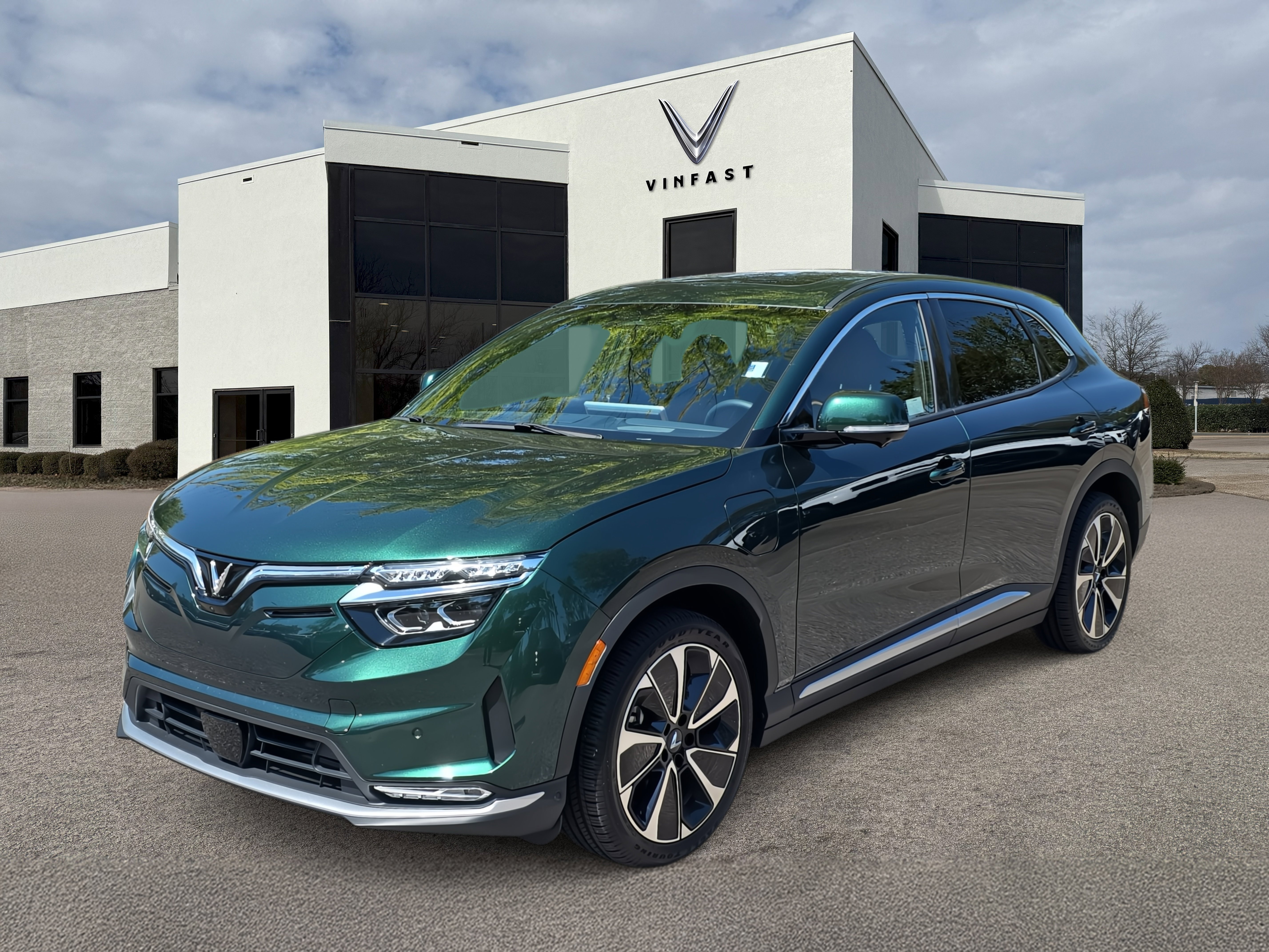 New 2025 VinFast VF 8 Plus image 1