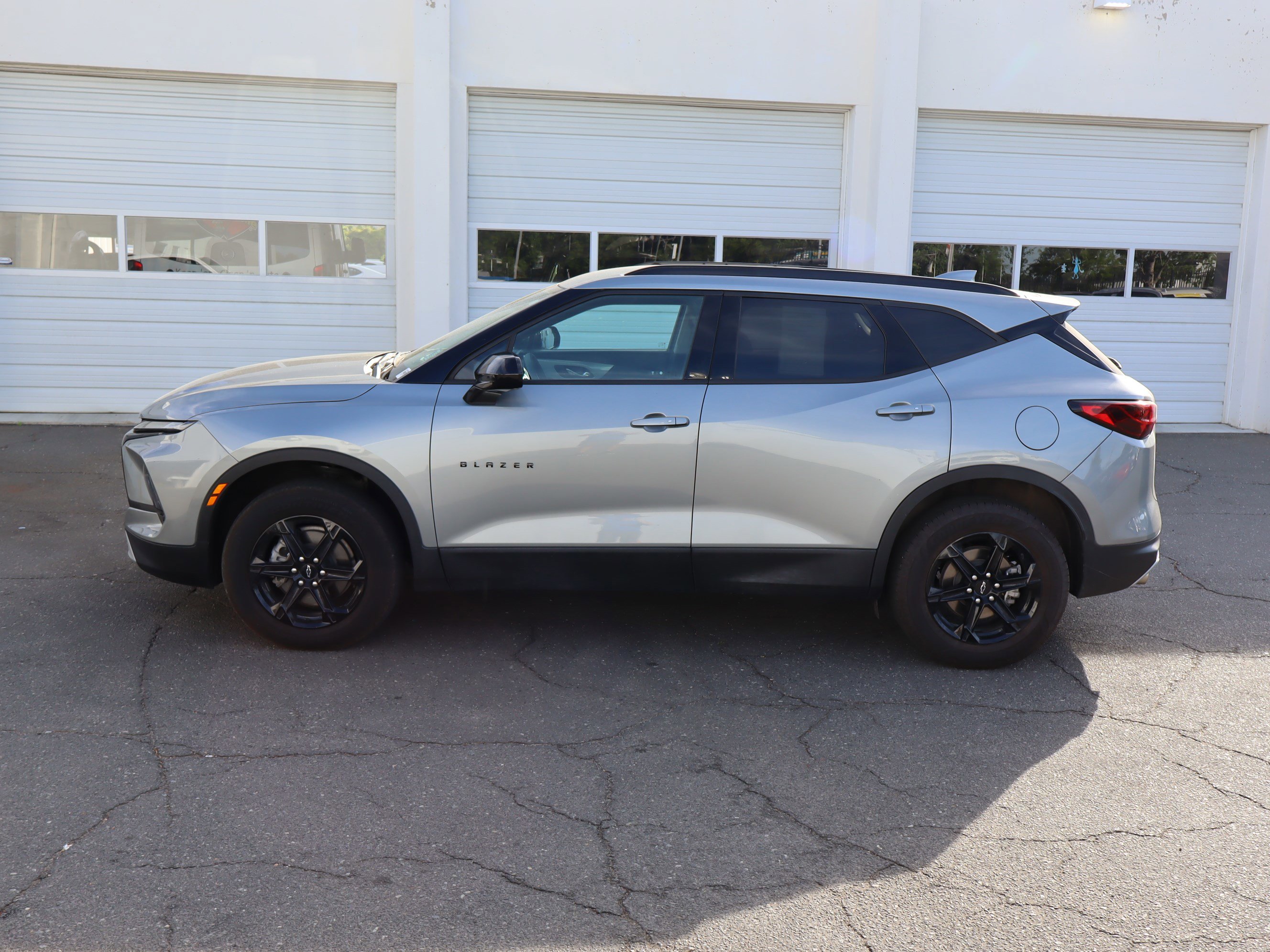 Used 2025 Chevrolet Blazer LT w/ Midnight/Sport Edition image 7