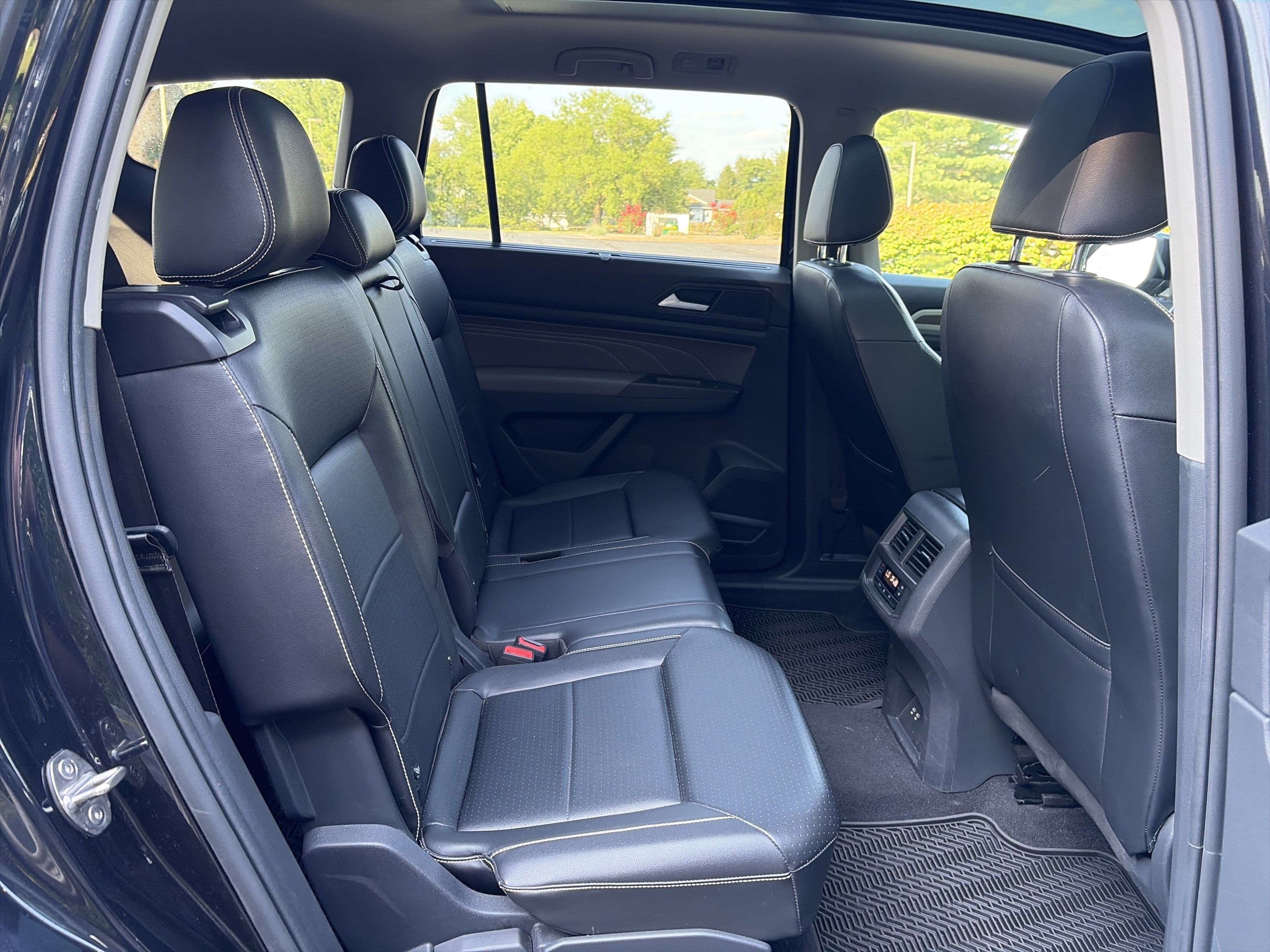 Used 2022 Volkswagen Atlas SEL AWD/4WD image 28