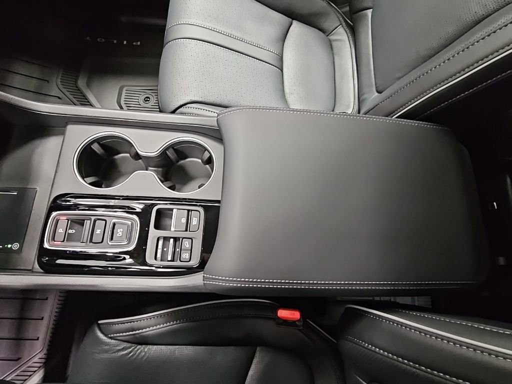 New 2025 Honda Pilot Elite image 23