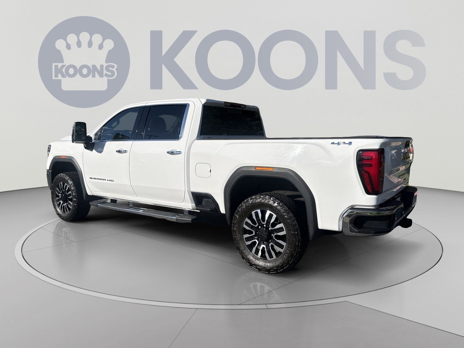 Used 2025 GMC Sierra 2500 SLT w/ SLT Premium Package AWD/4WD image 4