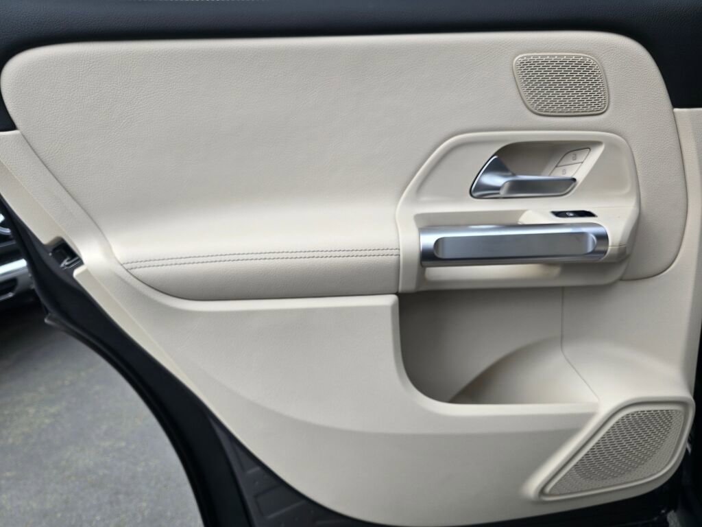 New 2026 Mercedes-Benz GLB 250 4MATIC image 19