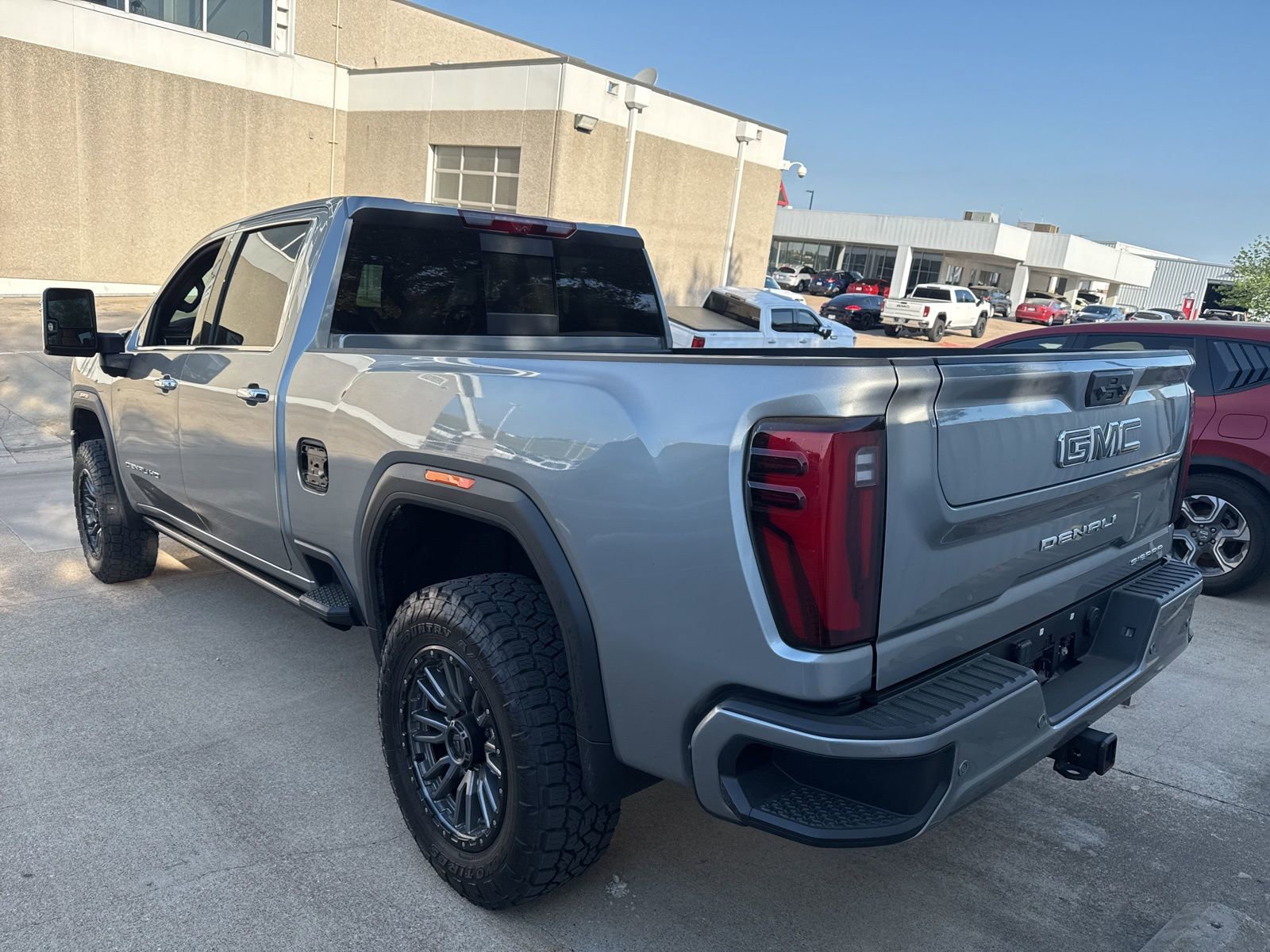 Used 2026 GMC Sierra 2500 Denali Ultimate image 9