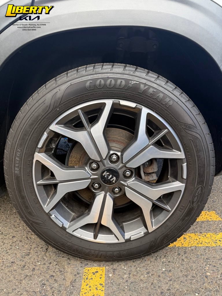 Used 2021 Kia Seltos EX AWD/4WD image 16