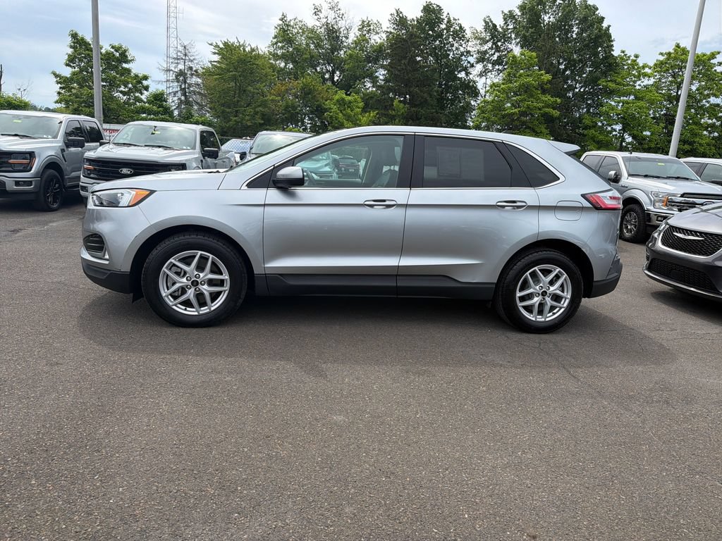 Used 2023 Ford Edge SEL w/ Convenience Package AWD/4WD image 2