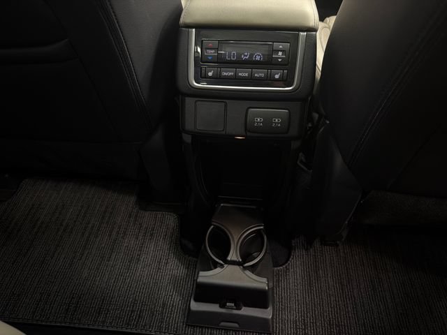 Used 2021 Subaru Ascent Limited w/ Technology Package AWD/4WD image 18
