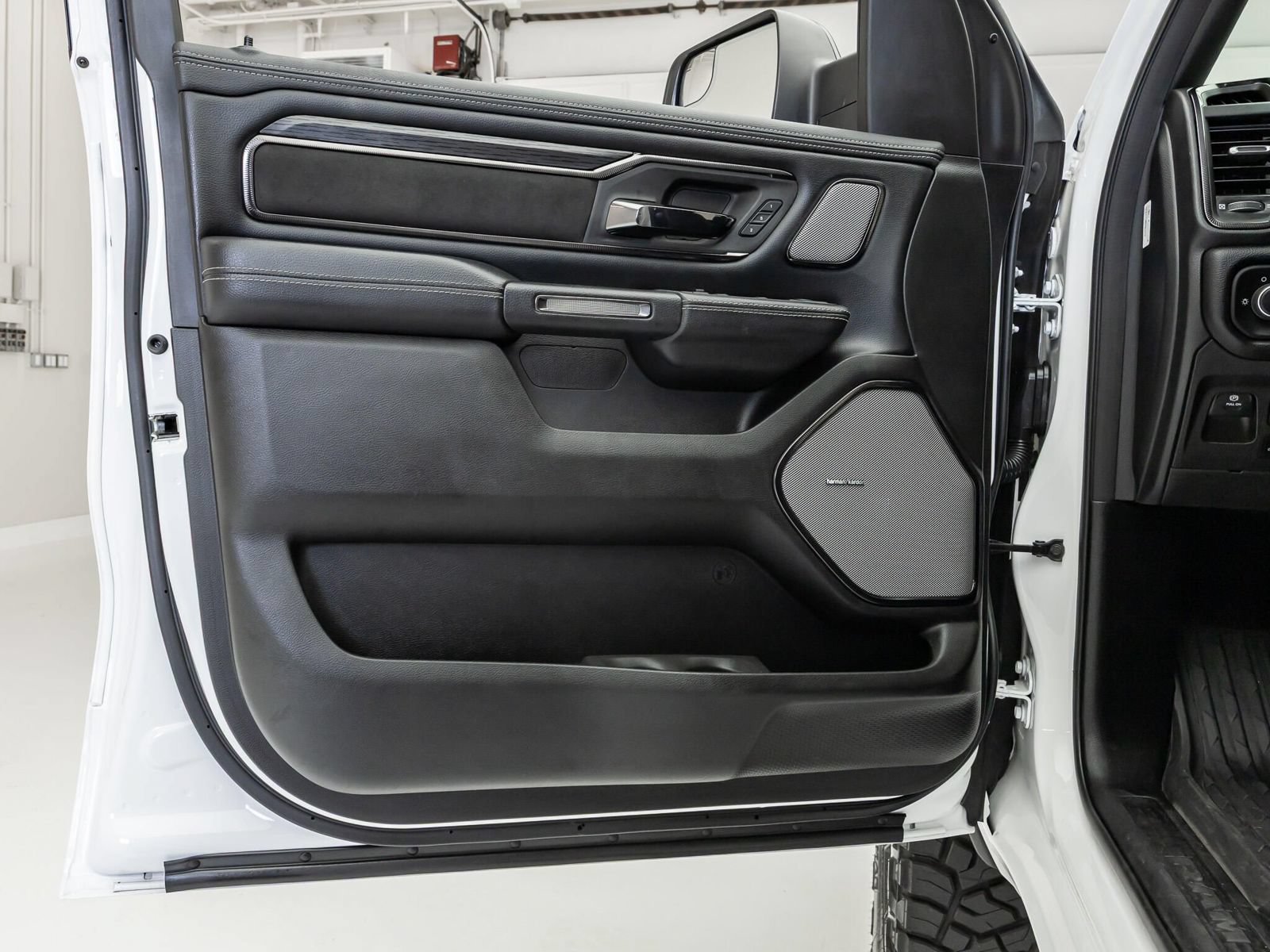 Used 2025 RAM 1500 Rebel w/ Advanced Safety Group II AWD/4WD image 35