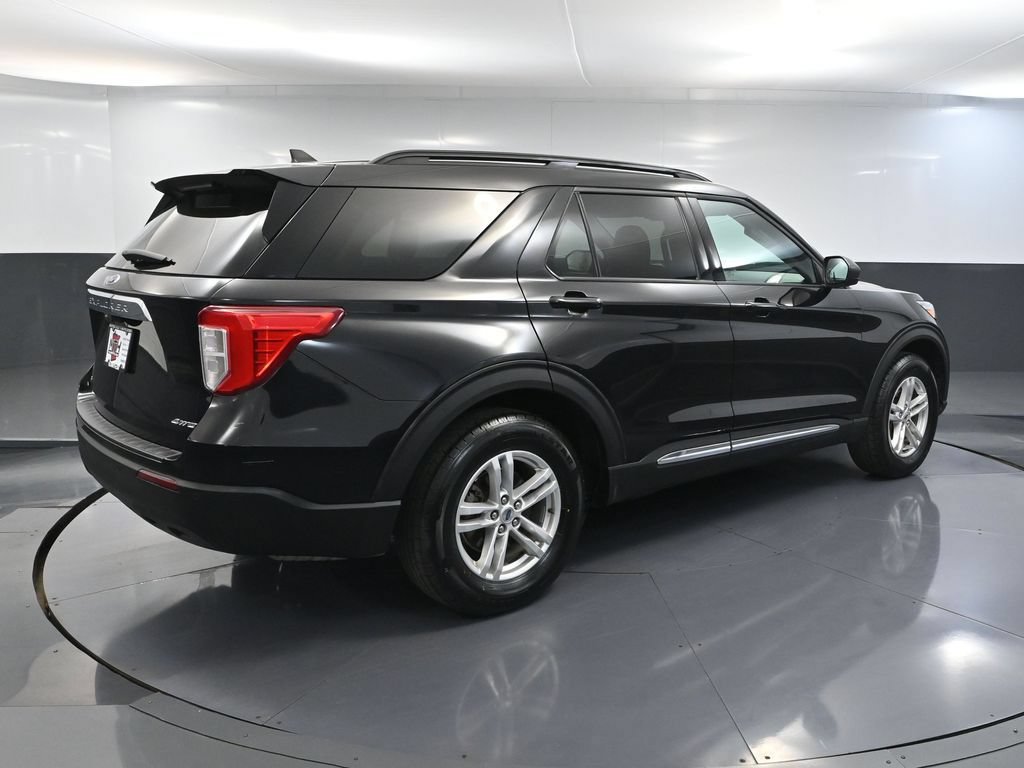 Used 2023 Ford Explorer XLT AWD/4WD image 5
