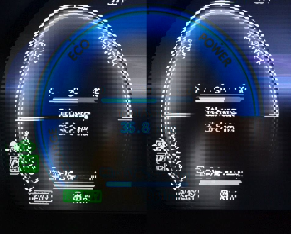 Used 2025 Toyota RAV4 XSE image 4