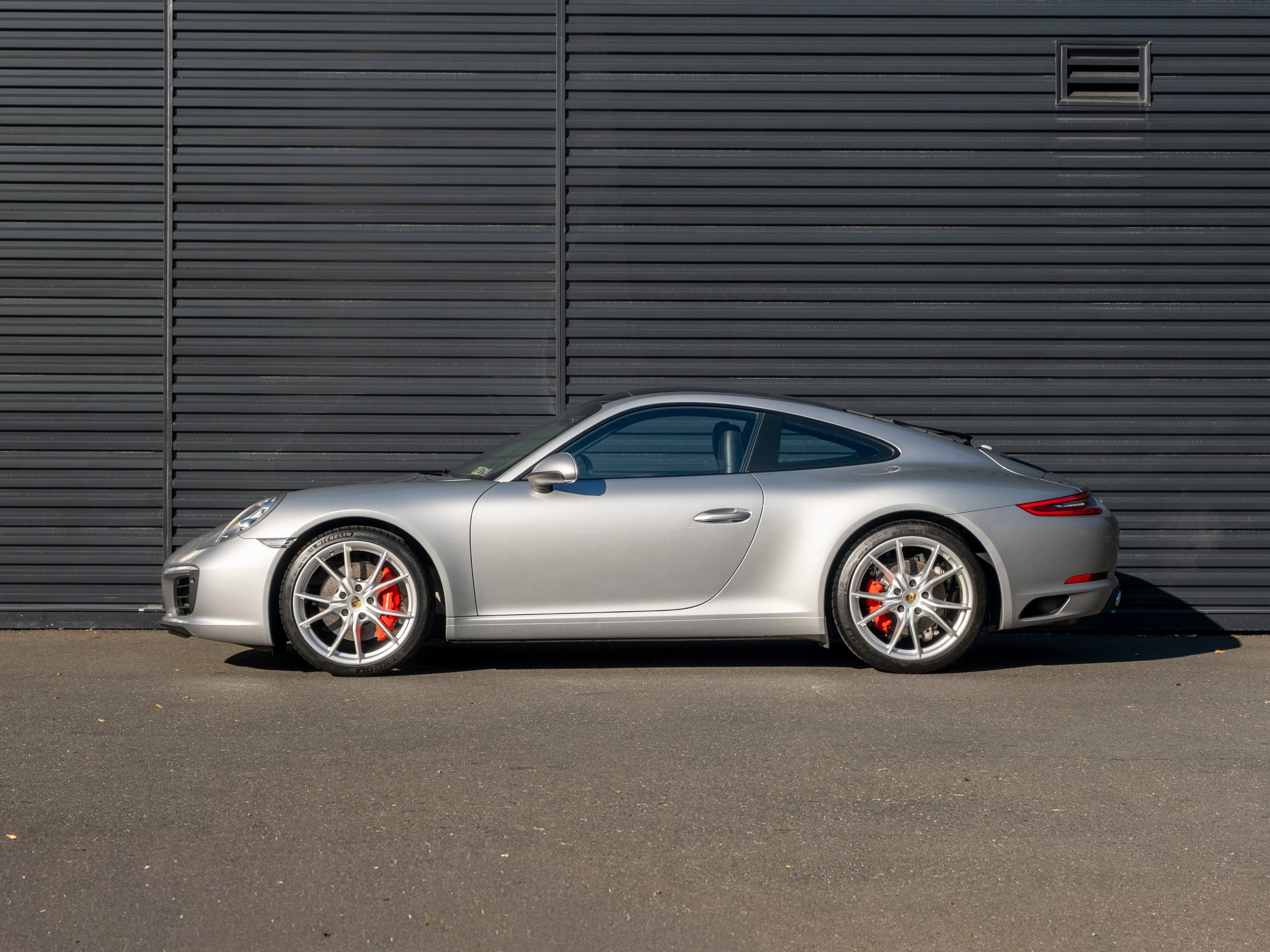Certified 2019 Porsche 911 Carrera S image 2