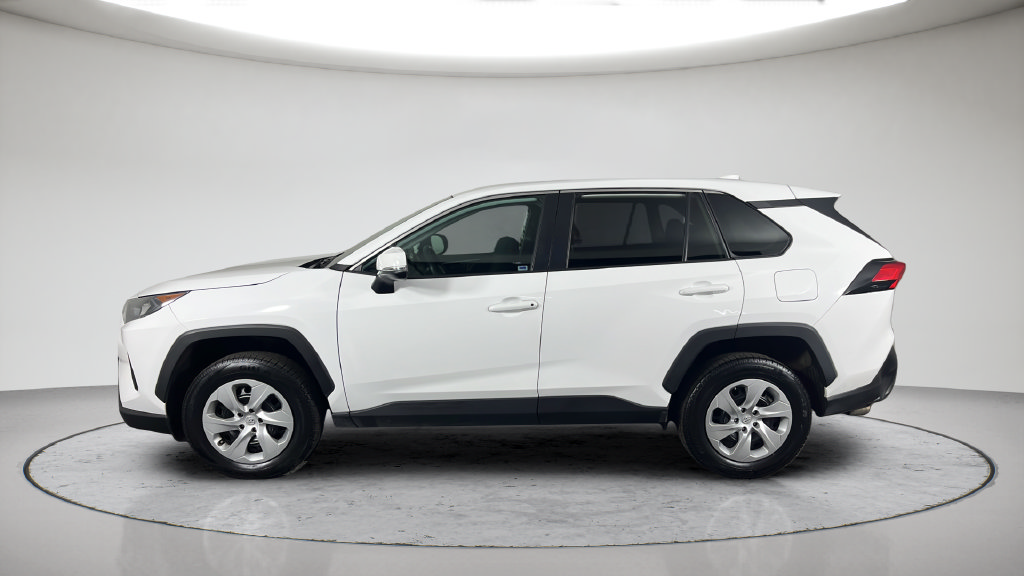 Used 2022 Toyota RAV4 LE AWD/4WD image 13
