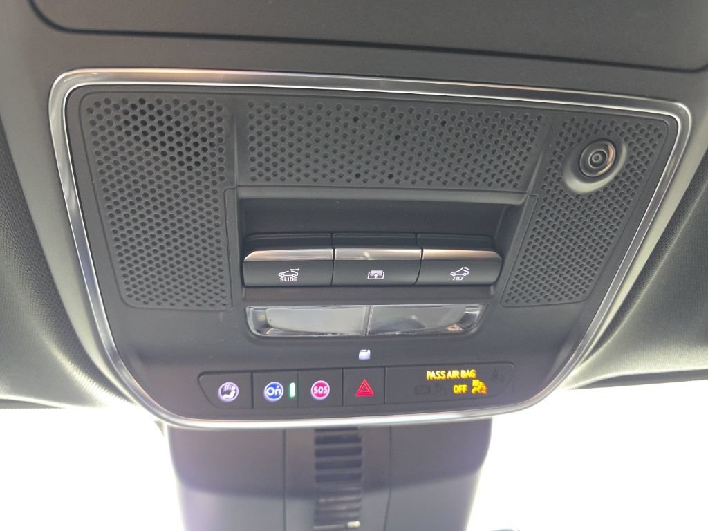 New 2027 Chevrolet Traverse RS w/ LPO, Floor Liner Package FWD image 24