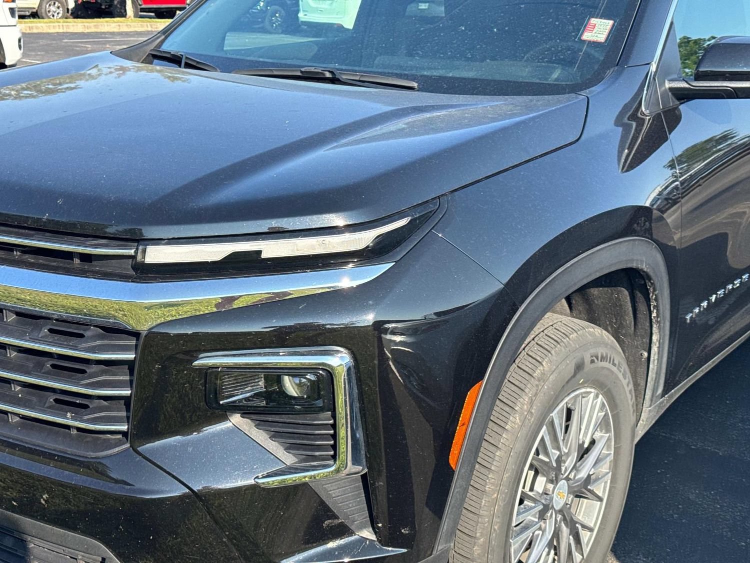 Used 2025 Chevrolet Traverse LT FWD image 6
