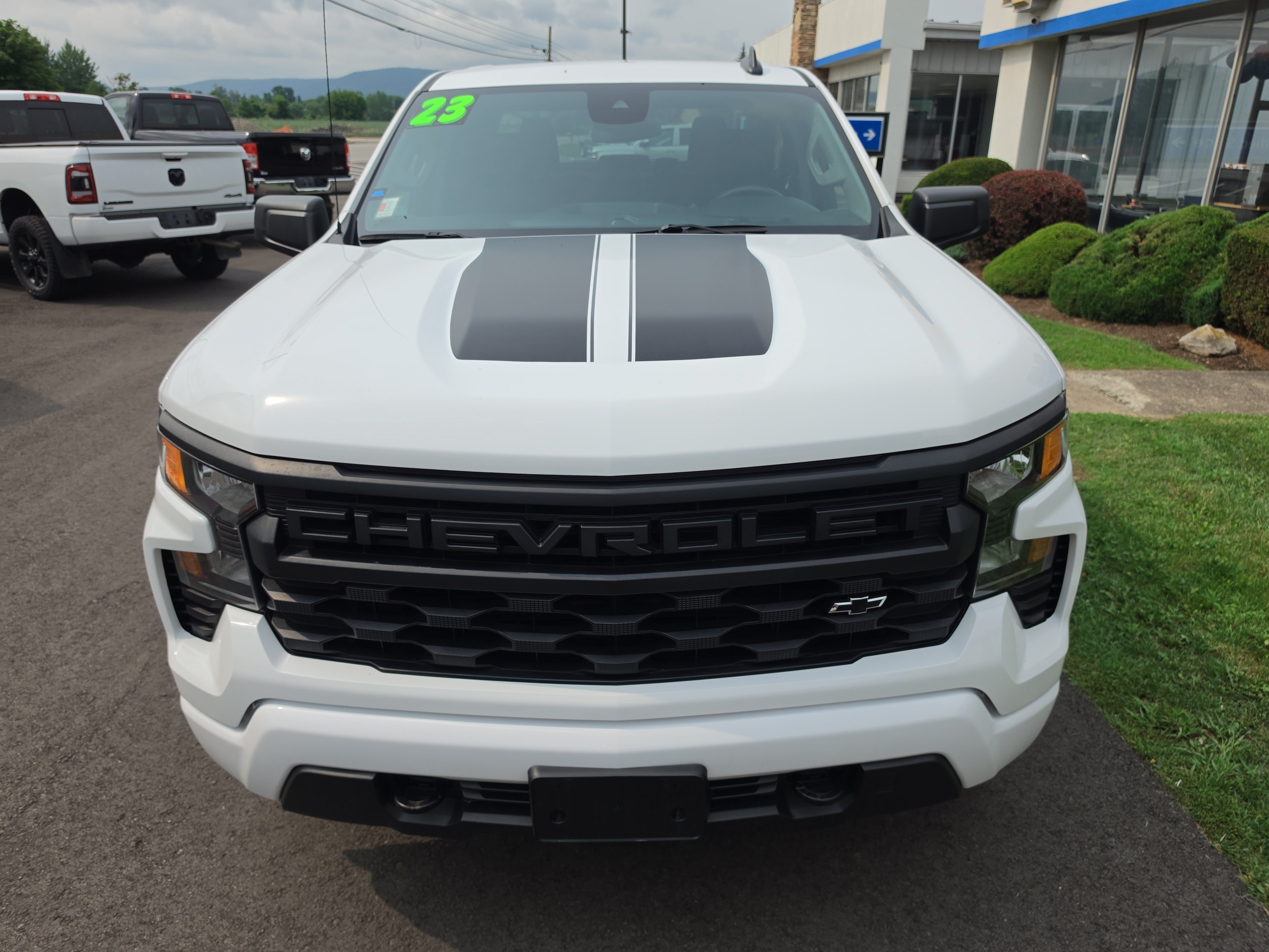 Used 2023 Chevrolet Silverado 1500 Custom w/ Rally Edition AWD/4WD image 9