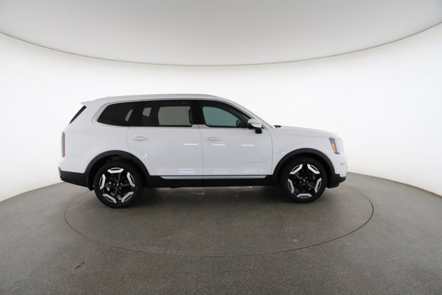 Used 2023 Kia Telluride EX w/ EX Captain's Chair Package image 22