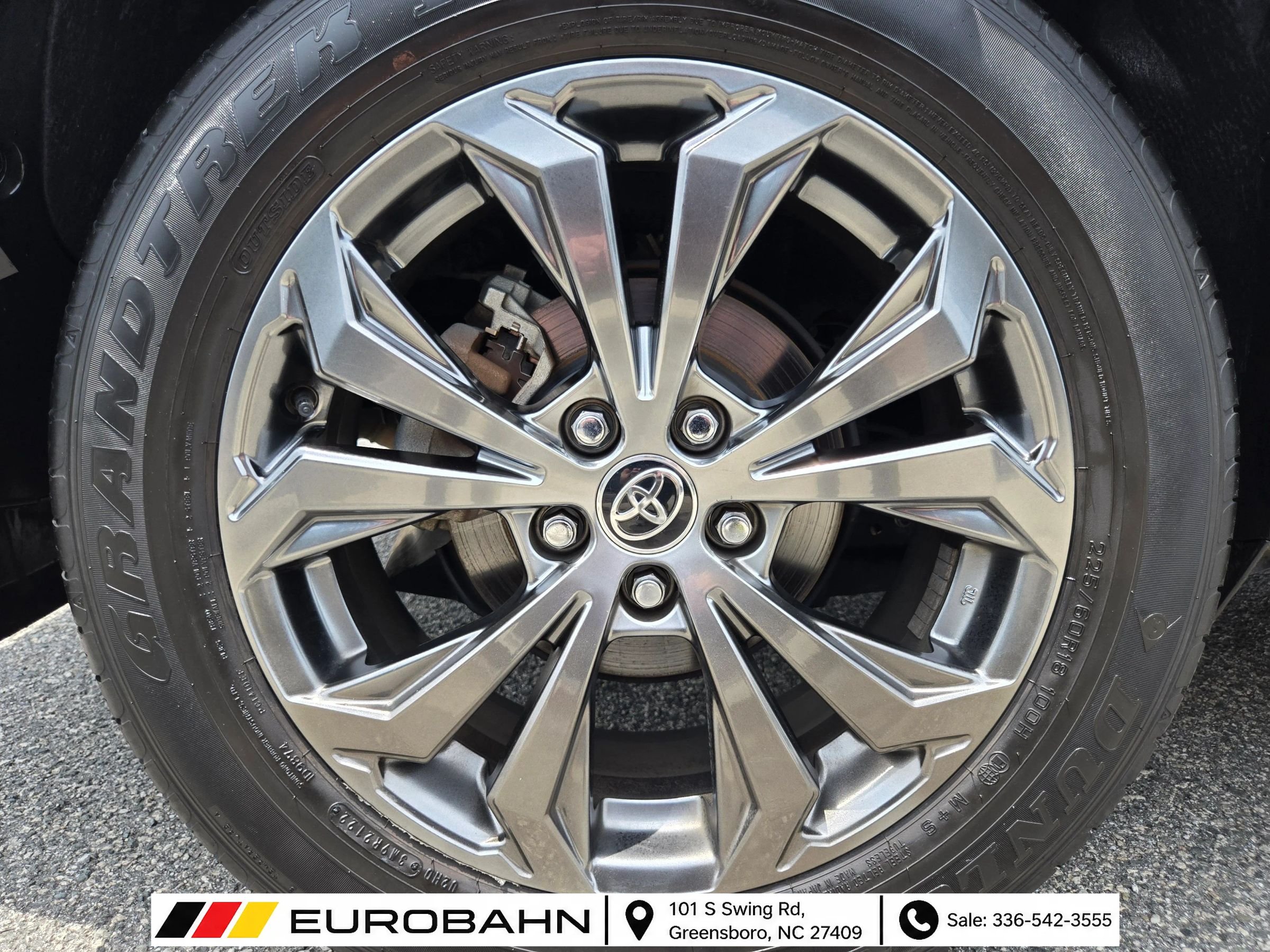 Used 2022 Toyota RAV4 XLE Premium AWD/4WD image 34