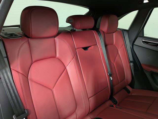 New 2026 Porsche Macan image 22