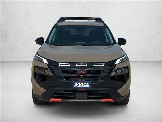Used 2026 Nissan Rogue SV image 2